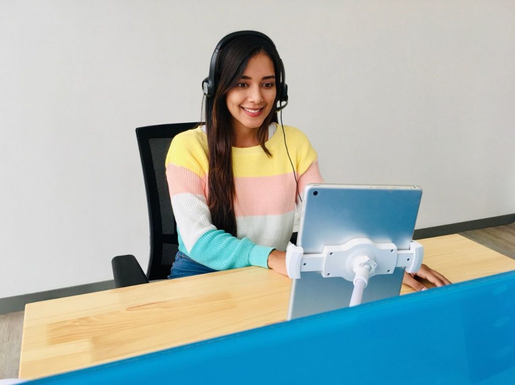 Hello, my name is Andrea, and I have been teaching Spanish since 2015. Becoming a Spanish teacher felt like a natural path for me, as my mother is also a Spanish teacher. Growing up, Spanish was never just a subject at home — it was a shared passion. We loved reading, speaking, explaining, and discovering together the richness of our language and culture.
Over the years, this love for teaching has led me to many meaningful experiences. I have taught Spanish both in schools and online, working with students of different ages, levels, and backgrounds. Each student brings something unique to the classroom, and I truly value being part of their learning journey.
In 2018, I travelled to the United Kingdom for the first time and fell in love with its culture and its people. That experience inspired me to continue growing as a teacher in an international environment and to support students who are discovering Spanish from a different cultural perspective.
I am passionate not only about teaching the language, but also about sharing Hispanic culture — its traditions, music, history, and the beautiful ways it expresses life and connection. I believe learning Spanish is about more than vocabulary and grammar; it is about opening doors to new experiences, new friendships, and new ways of seeing the world.
In my classes, I aim to create a warm, dynamic, and supportive atmosphere where students feel comfortable, motivated, and confident. Whether you are just beginning your Spanish journey or looking to build on your existing knowledge, I look forward to supporting you as part of our Spanish Learning Club community.
¡Hasta pronto!